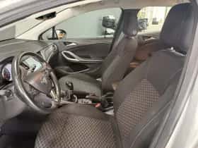 Opel Astra (2017) thumbnail 8