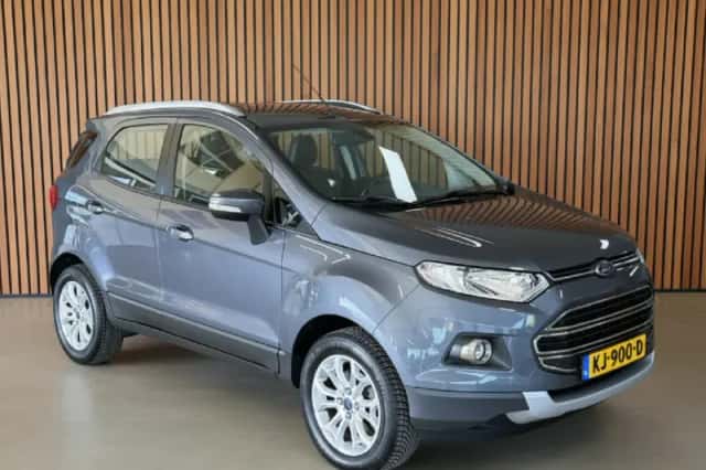 Ford EcoSport (2016) thumbnail 3