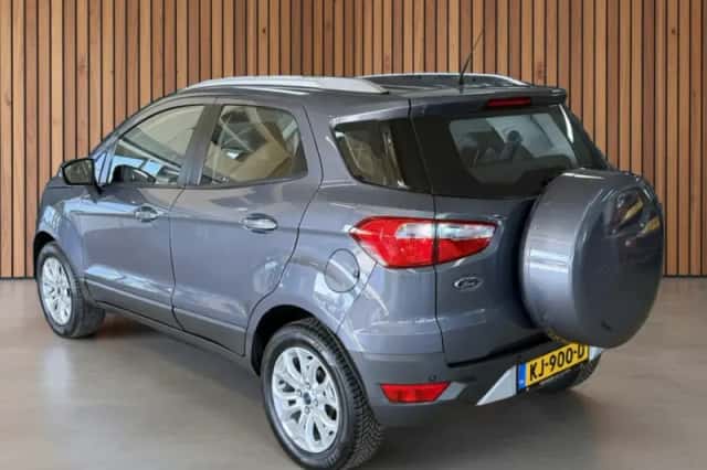 Ford EcoSport (2016) thumbnail 4