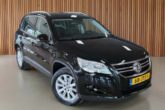 Volkswagen Tiguan (2009) thumbnail 2