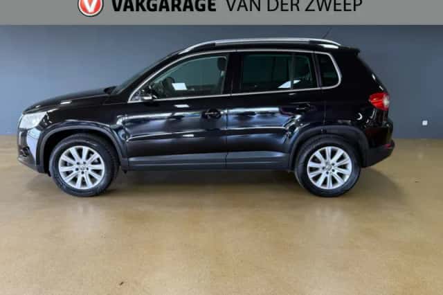 Volkswagen Tiguan (2009) thumbnail 3