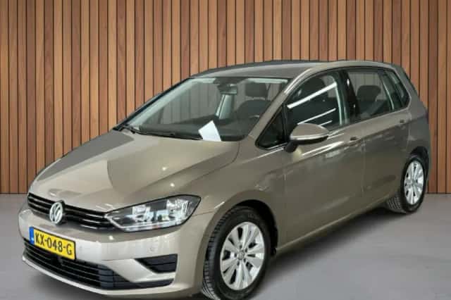 Volkswagen Golf (2016) thumbnail 1