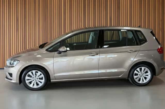 Volkswagen Golf (2016) thumbnail 5