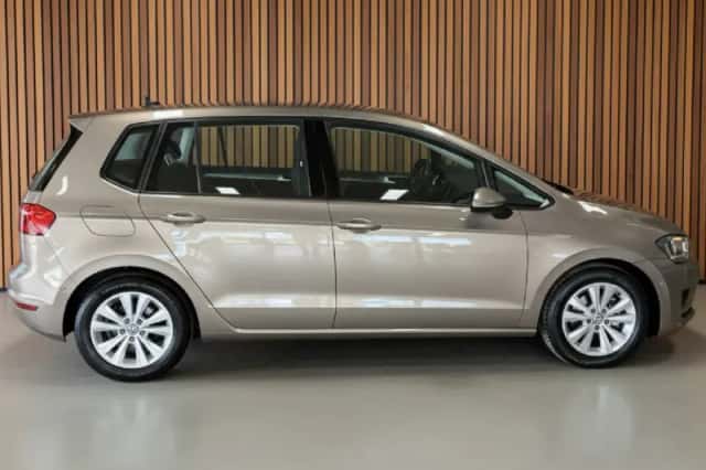 Volkswagen Golf (2016) thumbnail 6