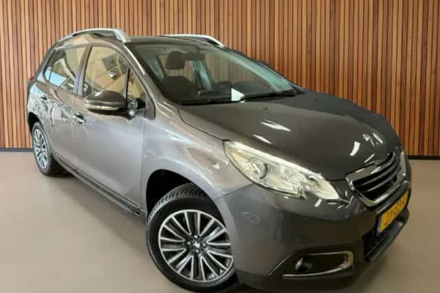 Peugeot 2008 (2016) thumbnail 2
