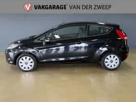 Ford Fiesta (2010) thumbnail 2
