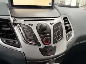 Ford Fiesta (2010) thumbnail 11