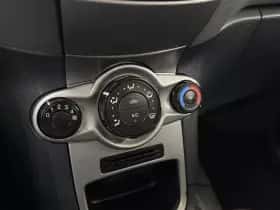 Ford Fiesta (2010) thumbnail 12