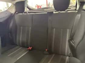 Ford Fiesta (2010) thumbnail 17