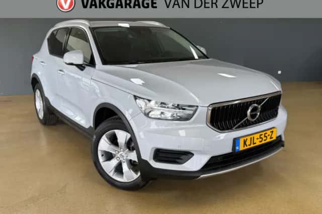Volvo XC40 (2020) thumbnail 2