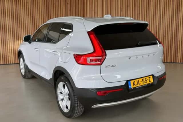 Volvo XC40 (2020) thumbnail 3