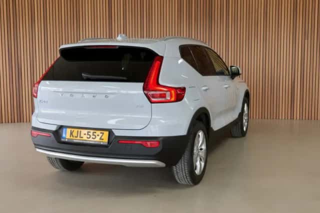 Volvo XC40 (2020) thumbnail 4