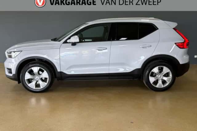 Volvo XC40 (2020) thumbnail 4