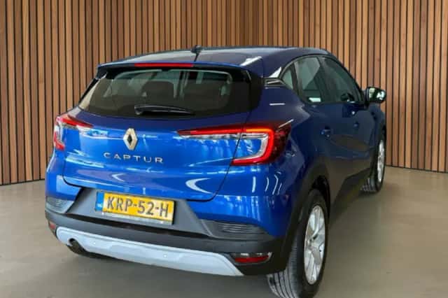Renault Captur (2021) thumbnail 4
