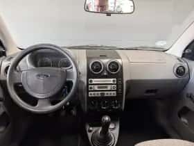 Ford Fusion (2004) thumbnail 11