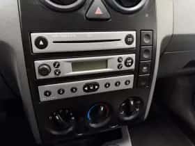 Ford Fusion (2004) thumbnail 13