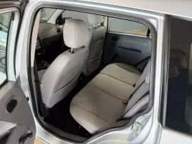 Ford Fusion (2004) thumbnail 16