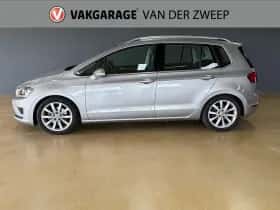 Volkswagen Golf (2017) thumbnail 2