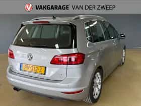 Volkswagen Golf (2017) thumbnail 4