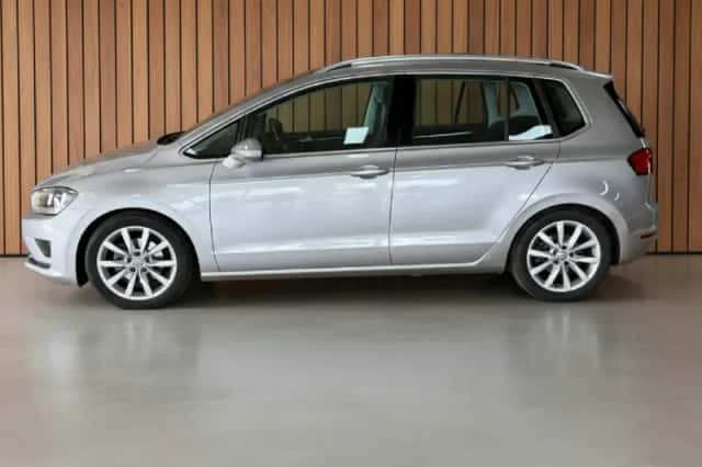 Volkswagen Golf (2017) thumbnail 5