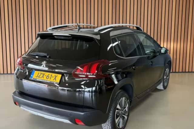 Peugeot 2008 (2018) thumbnail 4