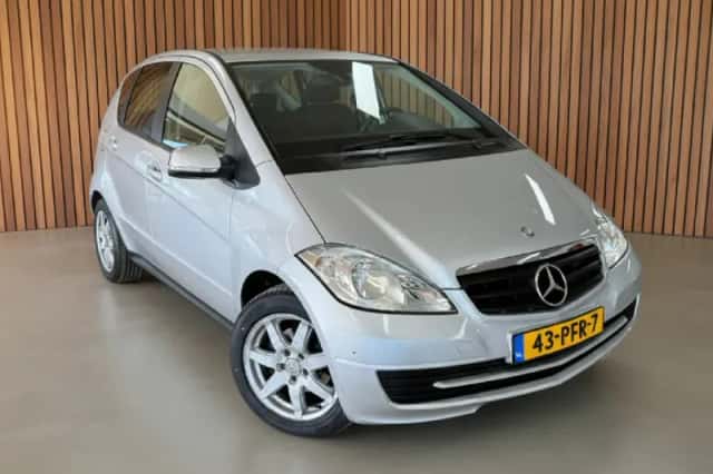 Mercedes-Benz A-Klasse (2011) thumbnail 2