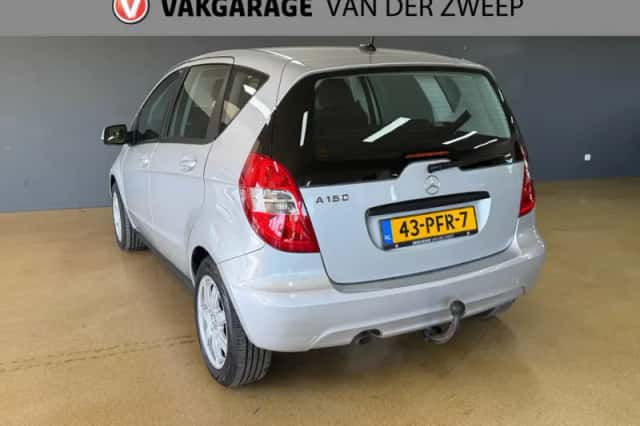 Mercedes-Benz A-Klasse (2011) thumbnail 3