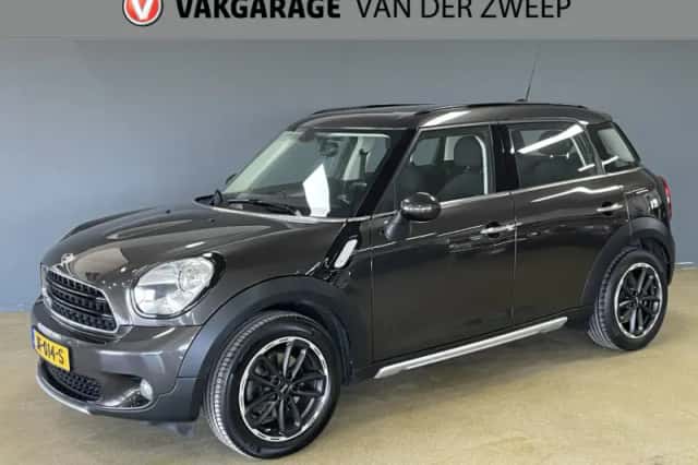 MINI Countryman (2016) thumbnail 1