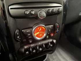MINI Countryman (2016) thumbnail 17