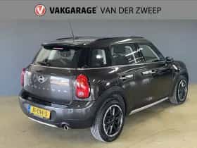 MINI Countryman (2016) thumbnail 4