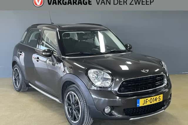 MINI Countryman (2016) thumbnail 6