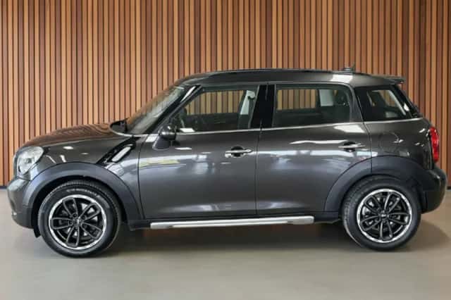 MINI Countryman (2016) thumbnail 6