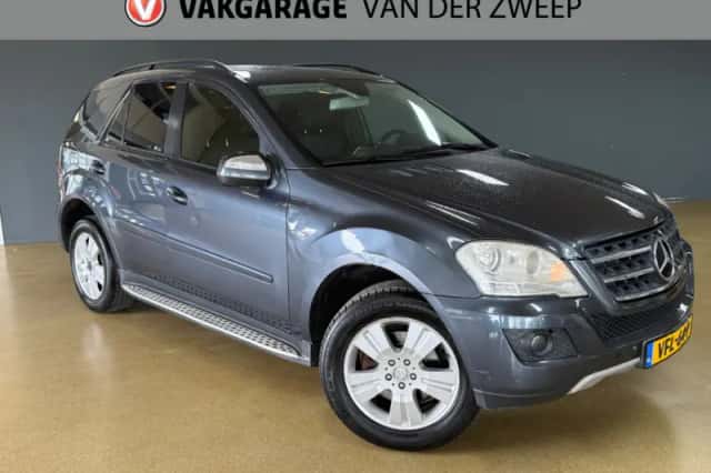 Mercedes-Benz ML-Klasse (2010) thumbnail 2