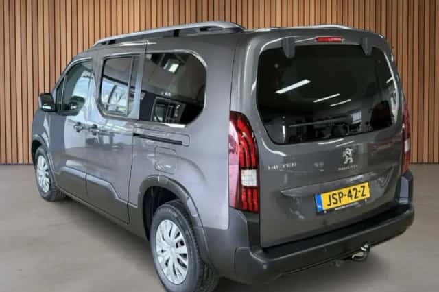 Peugeot Rifter (2020) thumbnail 3