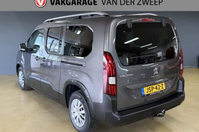 Peugeot Rifter (2020) thumbnail 3