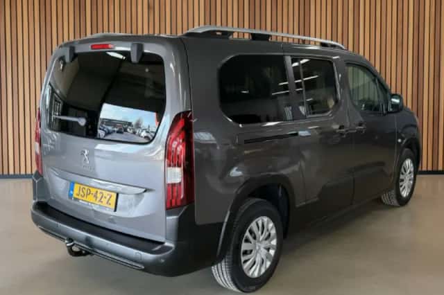 Peugeot Rifter (2020) thumbnail 4