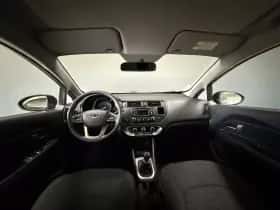Kia Rio (2012) thumbnail 9