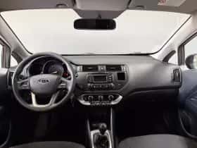 Kia Rio (2012) thumbnail 10