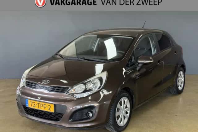 Kia Rio (2012) thumbnail 1