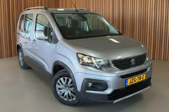 Peugeot Rifter (2019) thumbnail 2