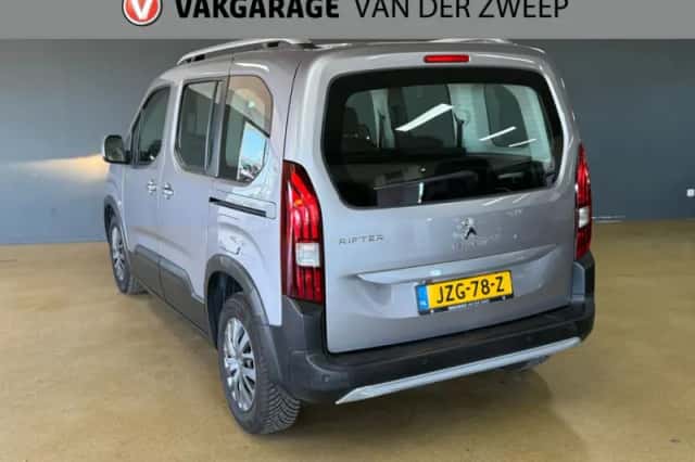 Peugeot Rifter (2019) thumbnail 3