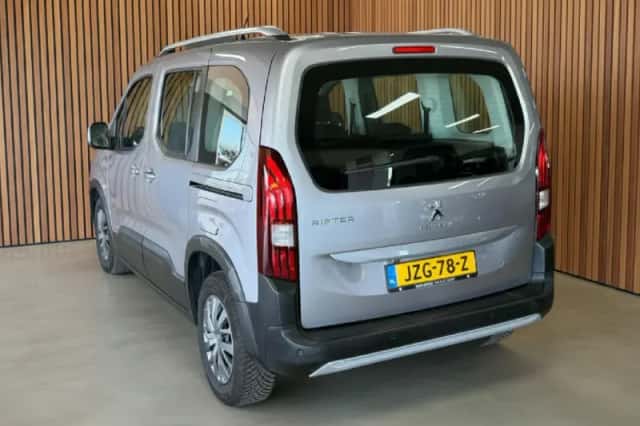 Peugeot Rifter (2019) thumbnail 4