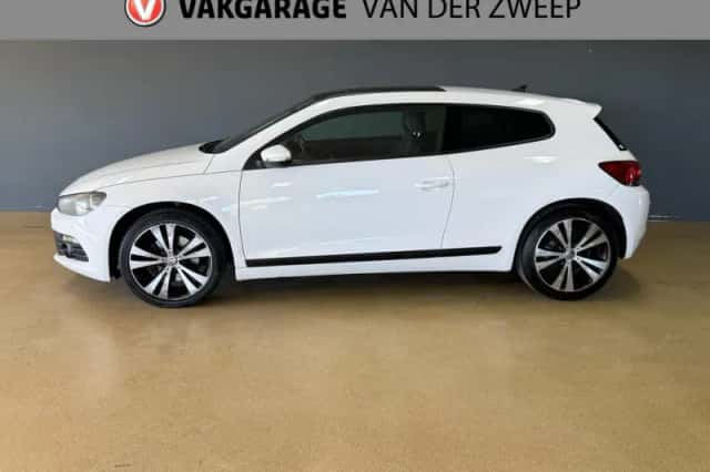 Volkswagen Scirocco (2011) thumbnail 2