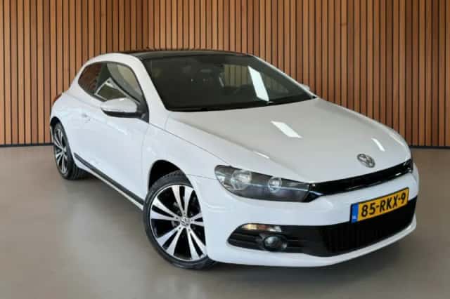 Volkswagen Scirocco (2011) thumbnail 2