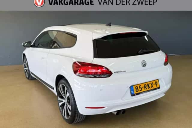 Volkswagen Scirocco (2011) thumbnail 3