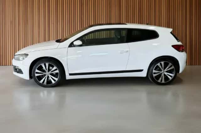 Volkswagen Scirocco (2011) thumbnail 5