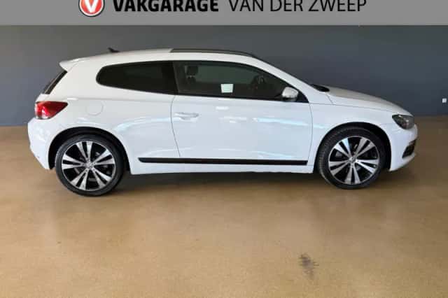 Volkswagen Scirocco (2011) thumbnail 5