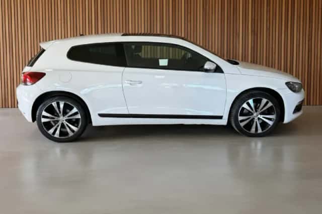 Volkswagen Scirocco (2011) thumbnail 6