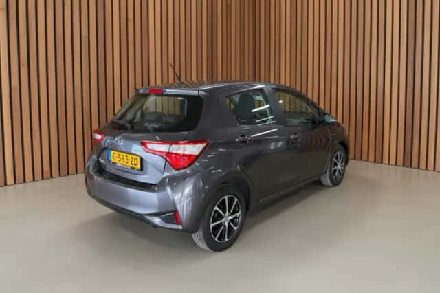 Toyota Yaris (2019) thumbnail 4