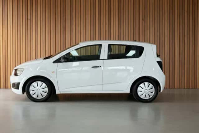 Chevrolet Aveo (2011) thumbnail 5